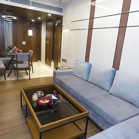 Lords Plaza Surat Hotel Екстериор снимка