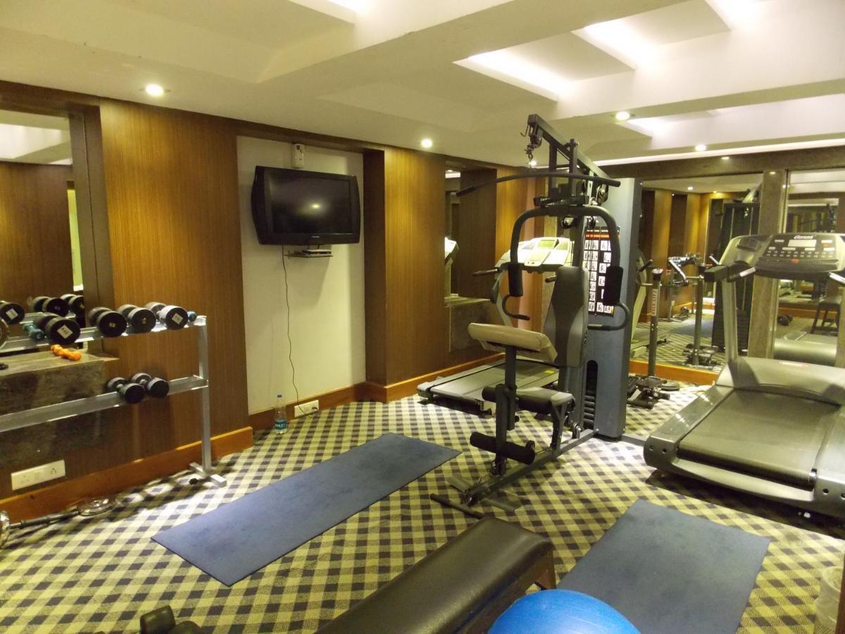 Lords Plaza Surat Hotel Екстериор снимка
