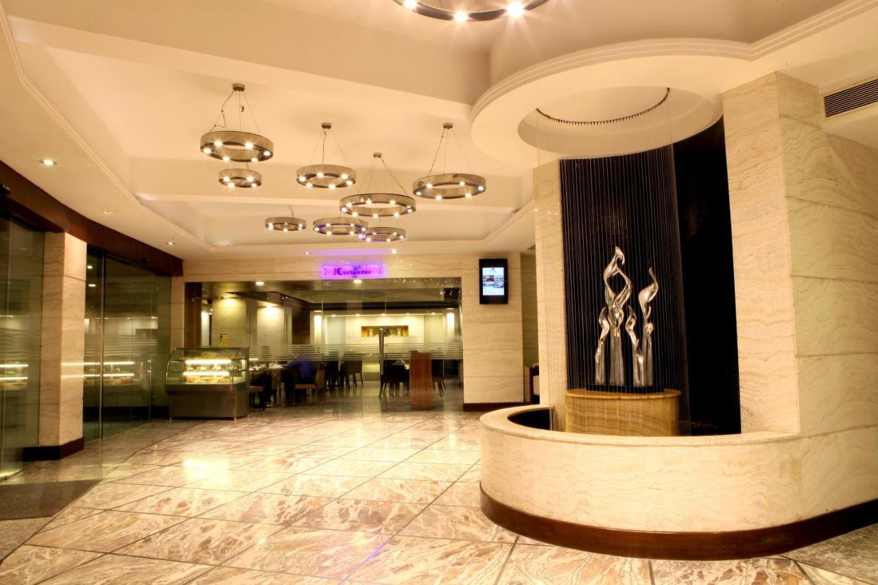 Lords Plaza Surat Hotel Екстериор снимка