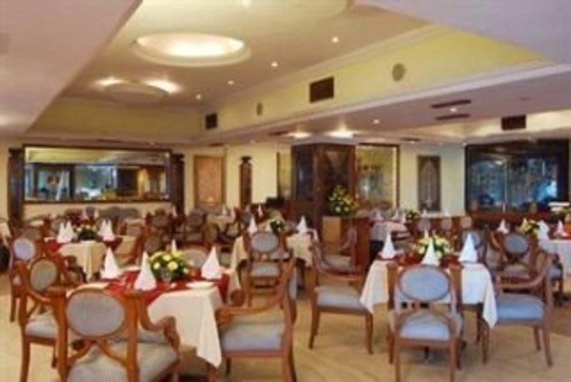 Lords Plaza Surat Hotel Екстериор снимка