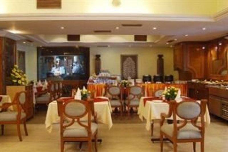 Lords Plaza Surat Hotel Екстериор снимка